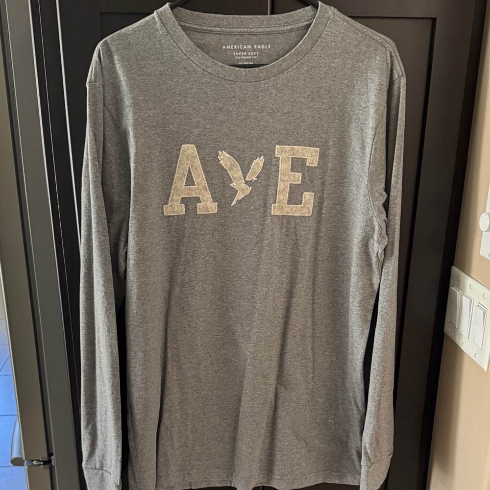 American Eagle Outfitters Gray Long Sleeve Logo Tee Super Soft Standard Fit M T